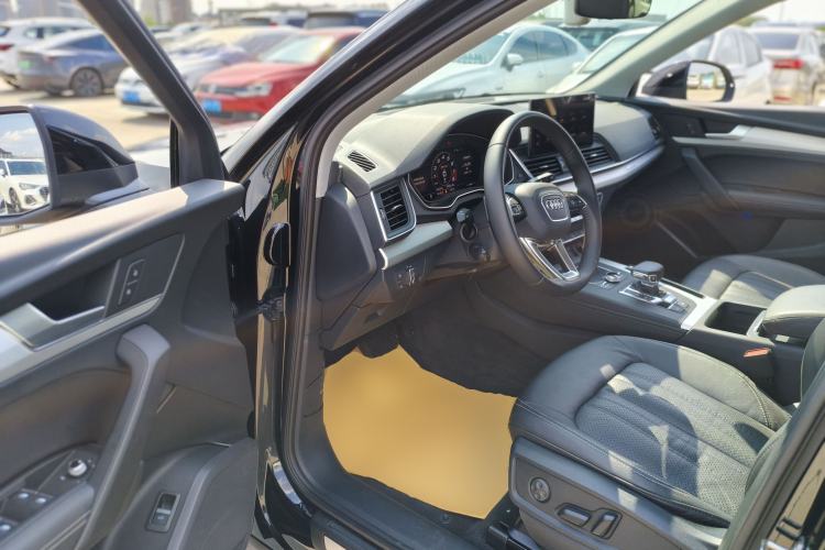 Used Audi Q5L 2020 Updated 40 TFSI Prestige Fashion Edition Driver Seat
