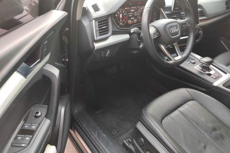 Used Audi Q5L 2020 Updated 40 TFSI Prestige Fashion Edition Driver Seat