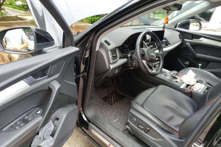 Used Audi Q5L 2020 Updated 40 TFSI Prestige Fashion Edition Driver Seat