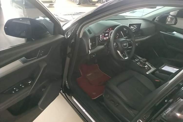 Used Audi Q5L 2020 Updated 40 TFSI Prestige Fashion Edition Driver Seat