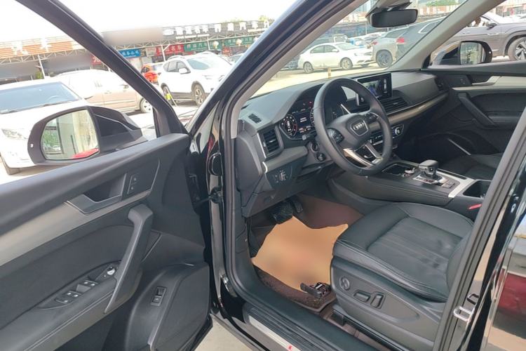Used Audi Q5L 2020 Updated 40 TFSI Prestige Fashion Edition Driver Seat