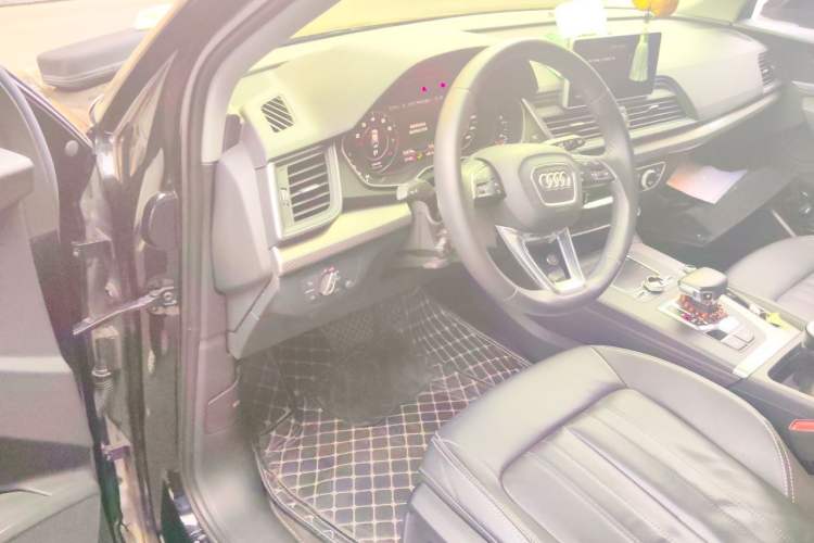 Used Audi Q5L 2020 Updated 40 TFSI Prestige Fashion Edition Driver Seat