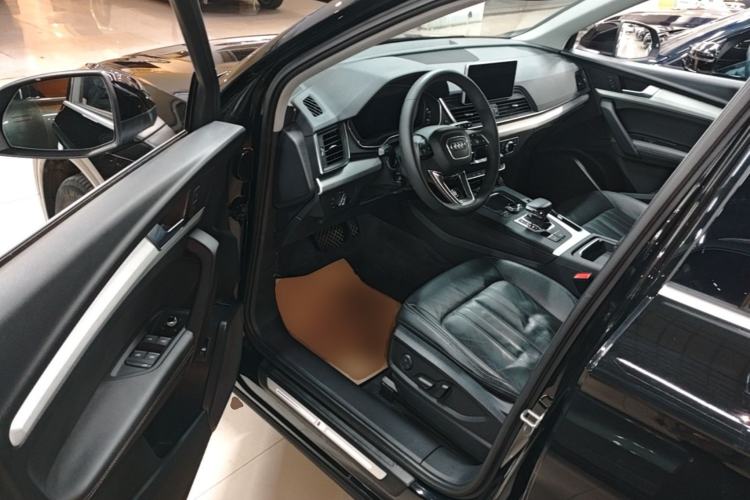 Used Audi Q5L 2020 Updated 40 TFSI Prestige Fashion Edition Driver Seat
