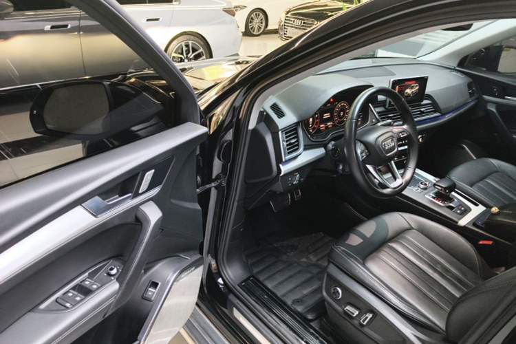Used Audi Q5L 2020 Updated 40 TFSI Prestige Fashion Edition Driver Seat