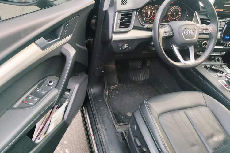 Used Audi Q5L 2020 Updated 40 TFSI Prestige Fashion Edition Driver Seat