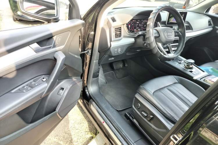 Used Audi Q5L 2020 Updated 40 TFSI Prestige Fashion Edition Driver Seat