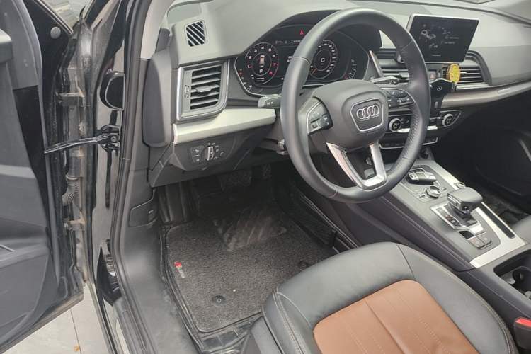 Used Audi Q5L 2020 Updated 40 TFSI Prestige Fashion Edition Driver Seat