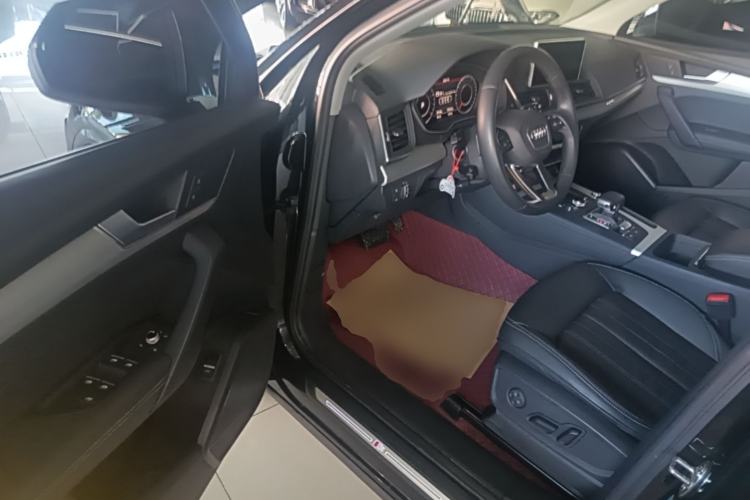 Used Audi Q5L 2020 Updated 40 TFSI Prestige Fashion Edition Driver Seat
