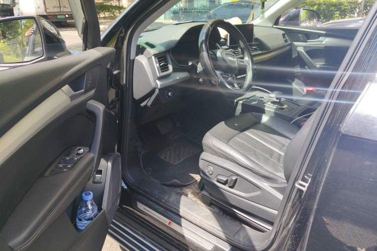 Used Audi Q5L 2020 Updated 40 TFSI Prestige Fashion Edition Driver Seat