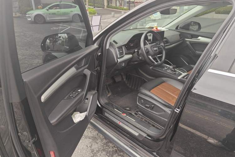 Used Audi Q5L 2020 Updated 40 TFSI Prestige Fashion Edition Driver Seat