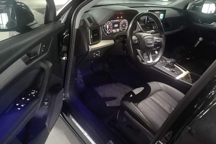 Used Audi Q5L 2020 Updated 40 TFSI Prestige Fashion Edition Driver Seat