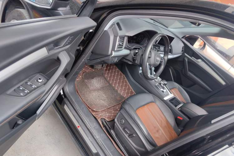Used Audi Q5L 2020 Updated 40 TFSI Prestige Fashion Edition Driver Seat