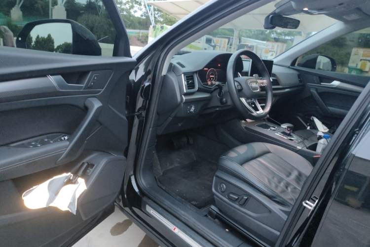 Used Audi Q5L 2020 Updated 40 TFSI Prestige Fashion Edition Driver Seat