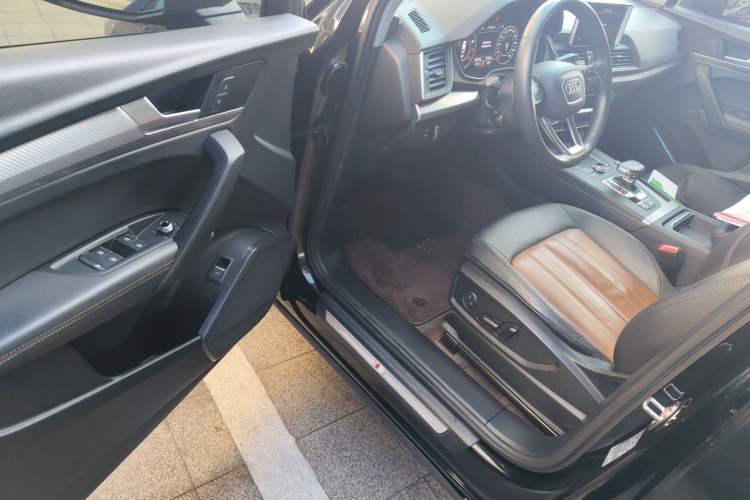 Used Audi Q5L 2020 Updated 40 TFSI Prestige Fashion Edition Driver Seat
