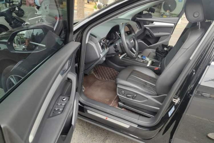 Used Audi Q5L 2020 Updated 40 TFSI Prestige Fashion Edition Driver Seat