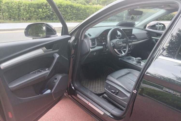 Used Audi Q5L 2020 Updated 40 TFSI Prestige Fashion Edition Driver Seat