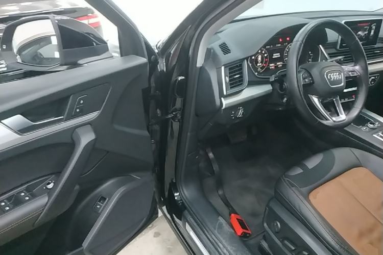 Used Audi Q5L 2020 Updated 40 TFSI Prestige Fashion Edition Driver Seat