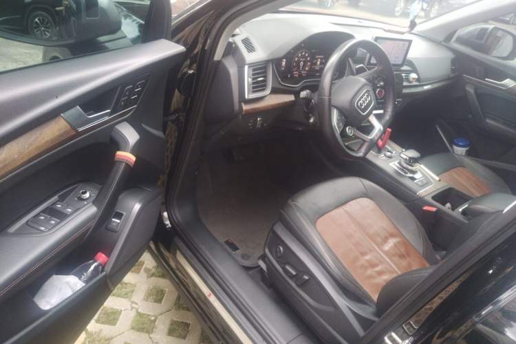 Used Audi Q5L 2020 Updated 40 TFSI Prestige Fashion Edition Driver Seat