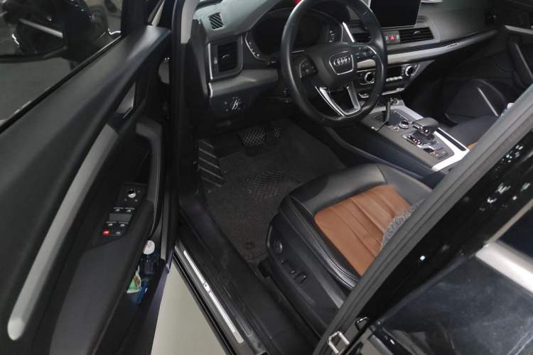 Used Audi Q5L 2020 Updated 40 TFSI Prestige Fashion Edition Driver Seat