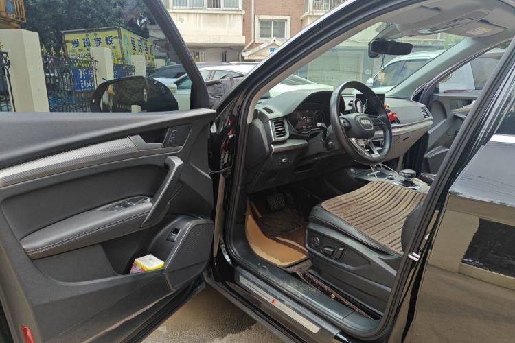 Used Audi Q5L 2020 Updated 40 TFSI Prestige Fashion Edition Driver Seat