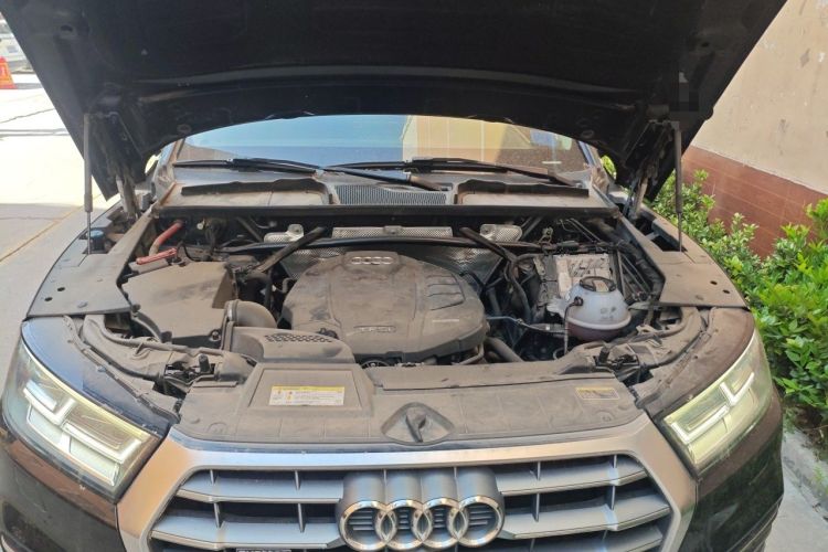 Used Audi Q5L 2020 Updated 40 TFSI Prestige Fashion Edition Engine Bay