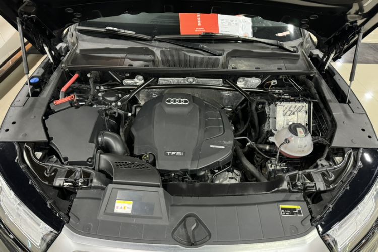Used Audi Q5L 2020 45 TFSI Prestige Fashion Model Engine Bay
