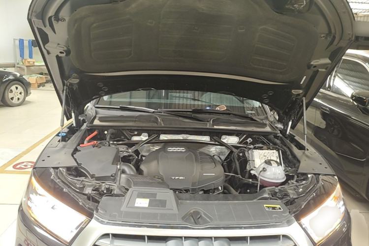 Used Audi Q5L 2020 45 TFSI Prestige Fashion Model Engine Bay