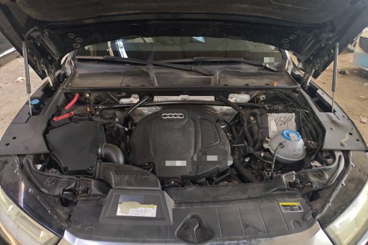 Used Audi Q5L 2020 45 TFSI Prestige Fashion Model Engine Bay