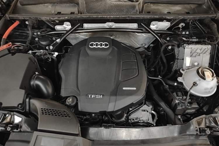 Used Audi Q5L 2020 Updated 40 TFSI Prestige Fashion Edition Engine Bay