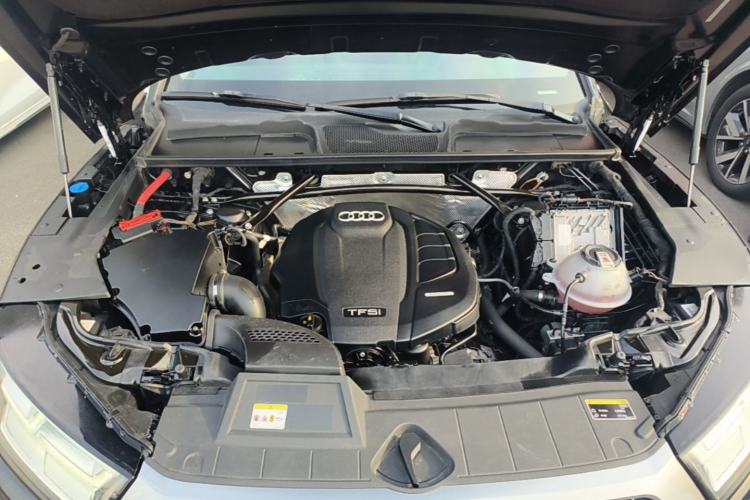 Used Audi Q5L 2020 Updated 40 TFSI Prestige Fashion Edition Engine Bay