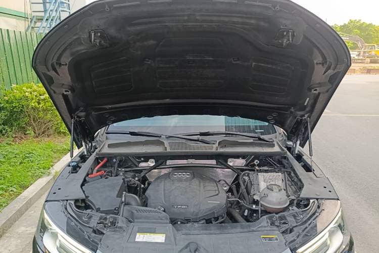 Used Audi Q5L 2020 40 TFSI Prestige Edition Engine Bay