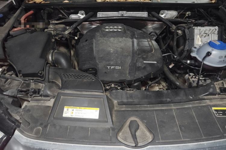 Used Audi Q5L 2020 45 TFSI Prestige Fashion Model Engine Bay