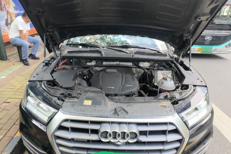 Used Audi Q5L 2020 45 TFSI Prestige Fashion Model Engine Bay