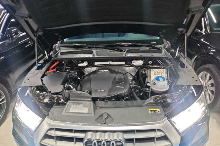 Used Audi Q5L 2020 Updated 40 TFSI Prestige Fashion Edition Engine Bay