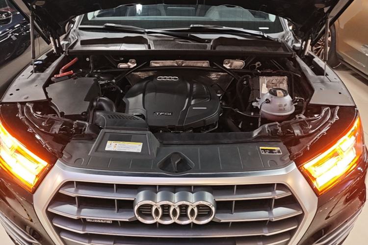 Used Audi Q5L 2020 Updated 40 TFSI Prestige Fashion Edition Engine Bay