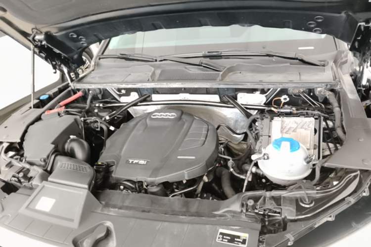 Used Audi Q5L 2020 Updated 40 TFSI Prestige Fashion Edition Engine Bay