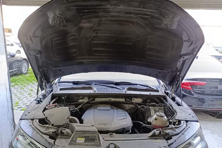 Used Audi Q5L 2020 Updated 40 TFSI Prestige Fashion Edition Engine Bay