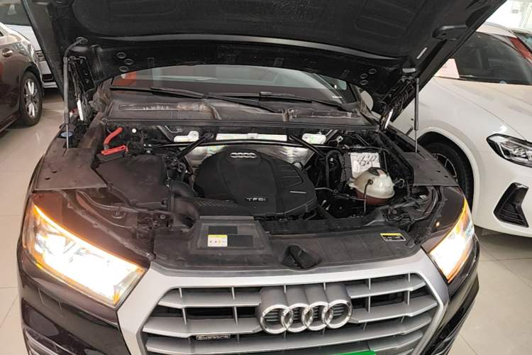 Used Audi Q5L 2020 Updated 40 TFSI Prestige Fashion Edition Engine Bay