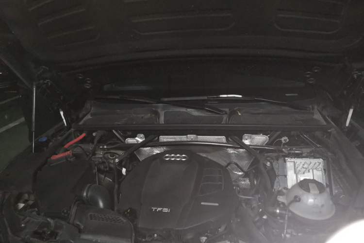 Used Audi Q5L 2020 Updated 40 TFSI Prestige Fashion Edition Engine Bay