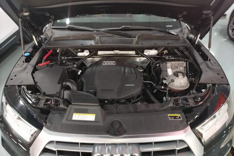Used Audi Q5L 2020 45 TFSI Prestige Fashion Model Engine Bay