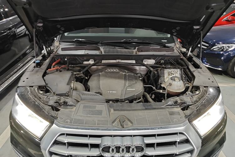 Used Audi Q5L 2020 45 TFSI Prestige Fashion Model Engine Bay