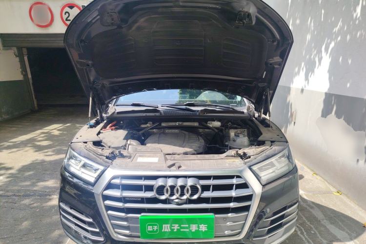 Used Audi Q5L 2020 45 TFSI Prestige Fashion Model Engine Bay