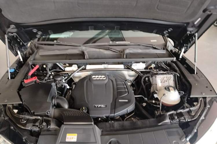 Used Audi Q5L 2020 Updated 40 TFSI Prestige Fashion Edition Engine Bay