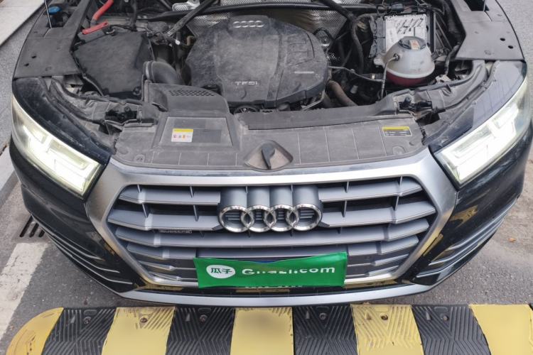 Used Audi Q5L 2020 Updated 40 TFSI Prestige Fashion Edition Engine Bay