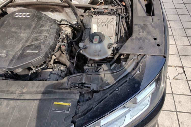 Used Audi Q5L 2020 45 TFSI Prestige Fashion Model Engine Bay Left