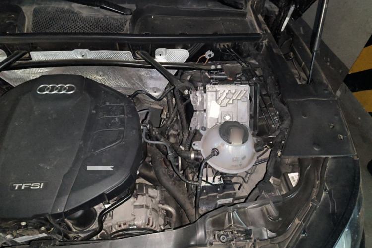 Used Audi Q5L 2020 45 TFSI Prestige Fashion Model Engine Bay Left