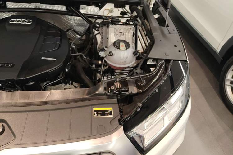 Used Audi Q5L 2020 45 TFSI Prestige Fashion Model Engine Bay Left