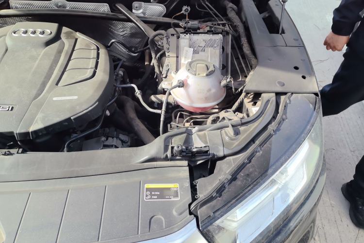 Used Audi Q5L 2020 45 TFSI Prestige Fashion Model Engine Bay Left