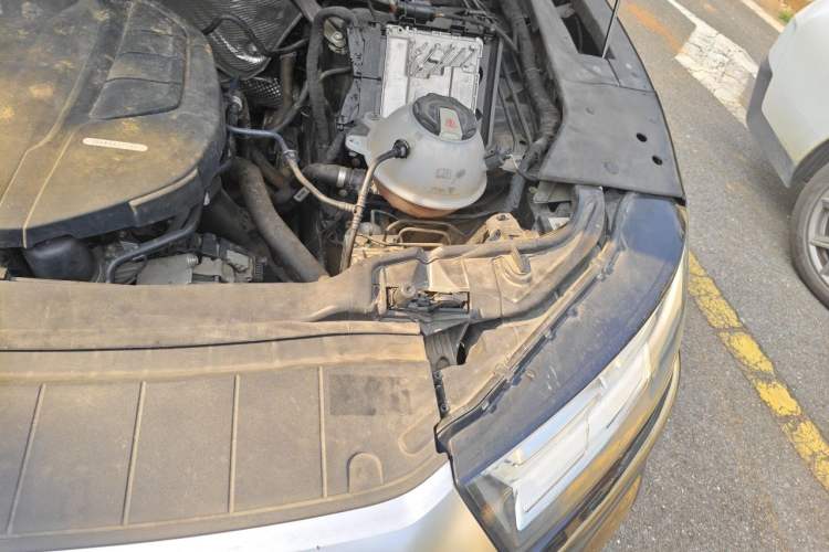 Used Audi Q5L 2020 45 TFSI Prestige Fashion Model Engine Bay Left