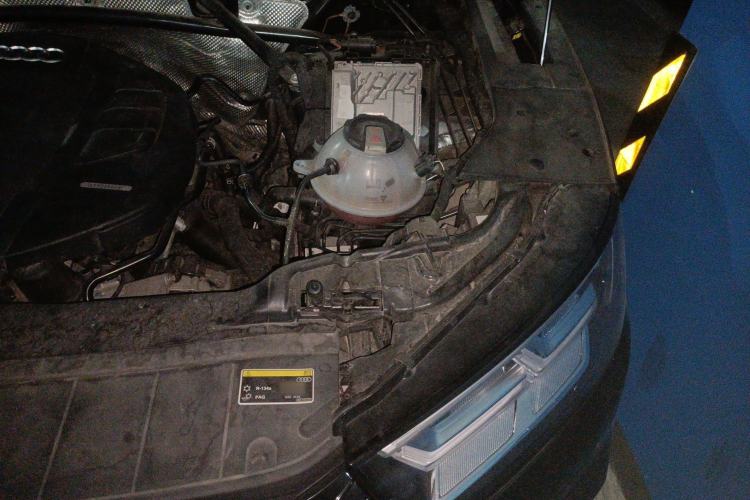 Used Audi Q5L 2020 45 TFSI Prestige Fashion Model Engine Bay Left